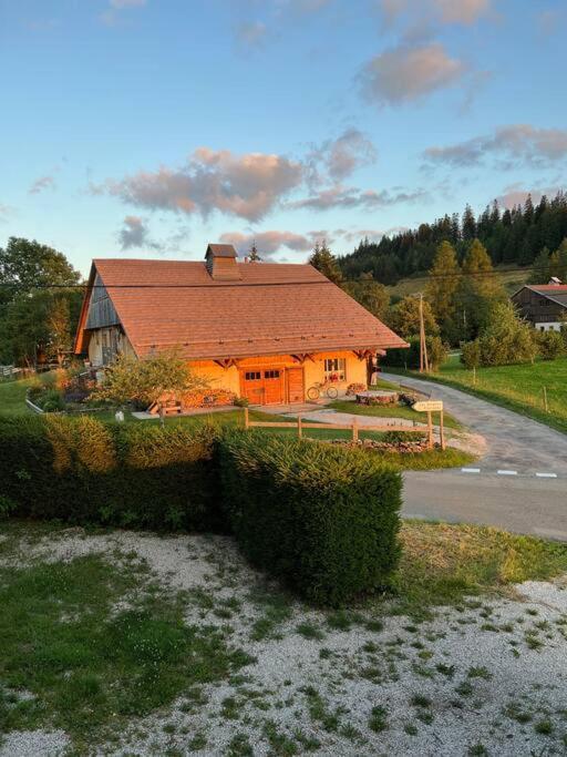 Nuit Insolite - La Cabane Du Haut-Doubs Les Gras Eksteriør billede