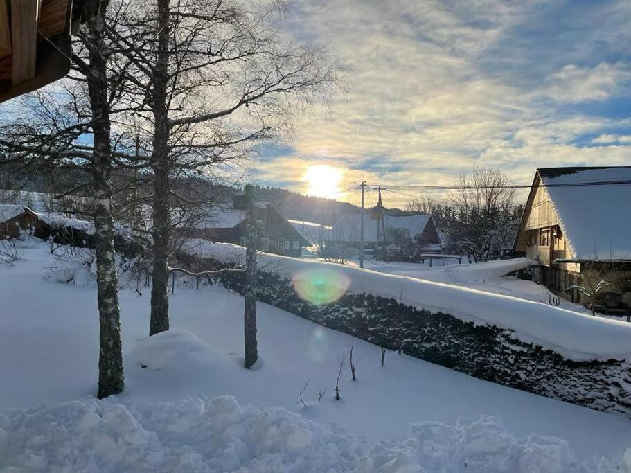 Nuit Insolite - La Cabane Du Haut-Doubs Les Gras Eksteriør billede